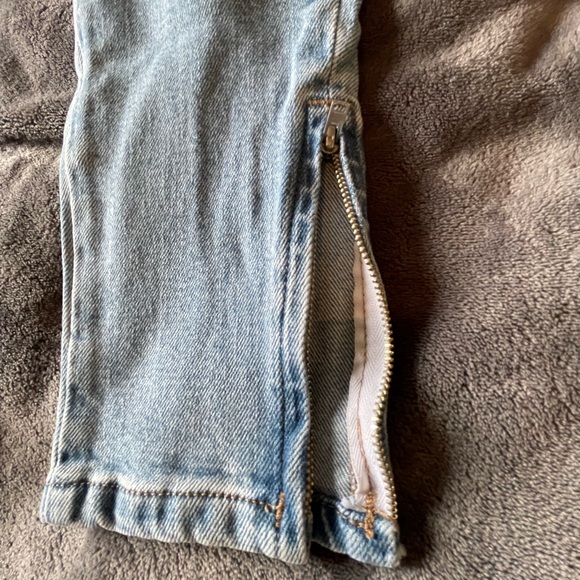 YOGA Jeans - Rachel Style - Picture 5 of 6